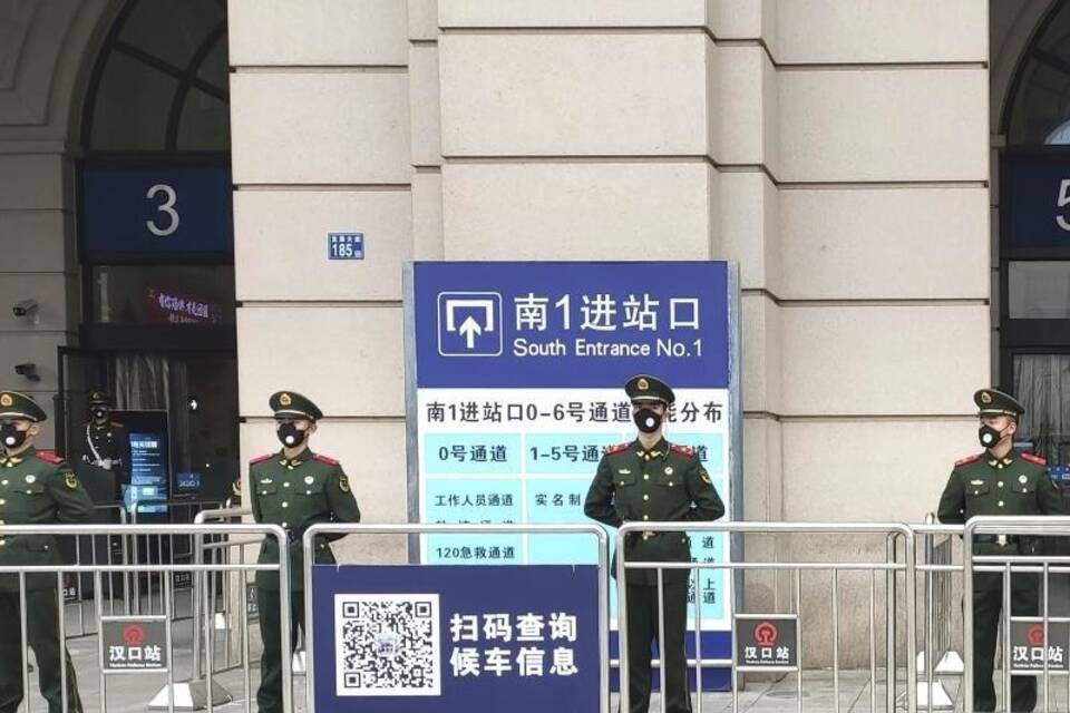 Gesperrter Bahnhof in Wuhan Gesperrter Bahnhof in Wuhan
