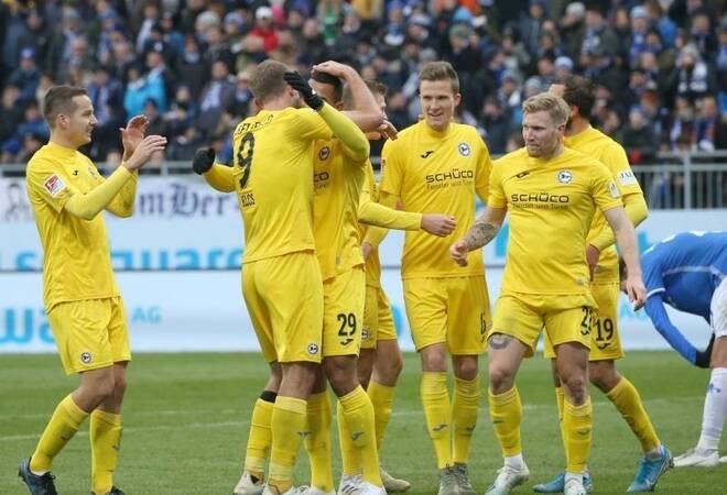 2 Liga Renommierte Clubs Oder Neuling Wer Steigt Ins
