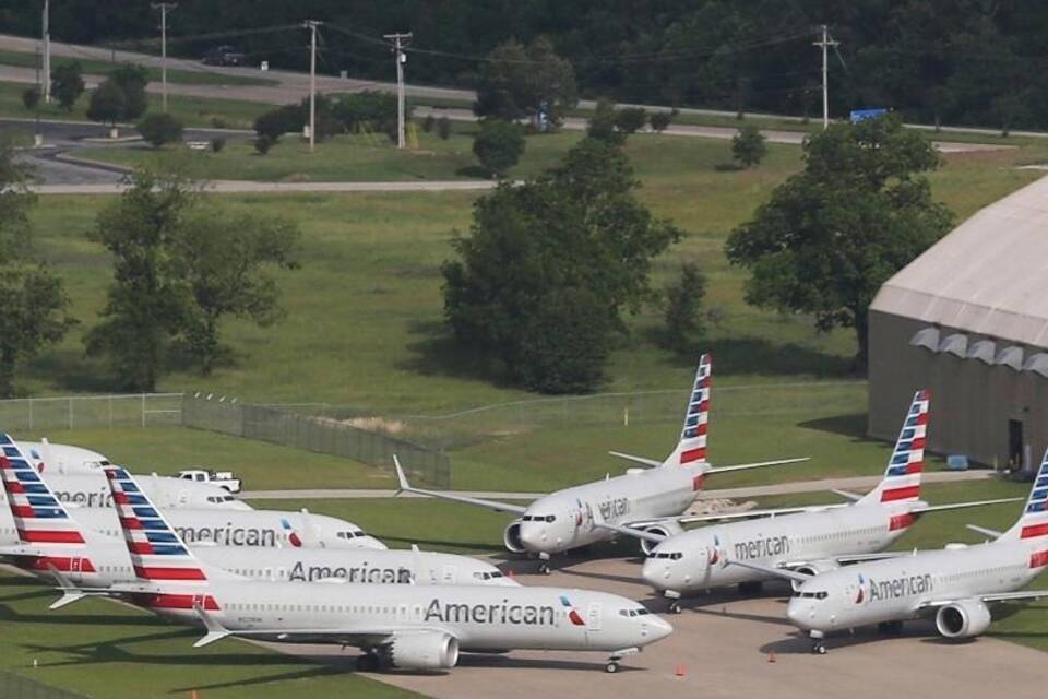 Flugzeuge der Fluggesellschaft American Airlines.