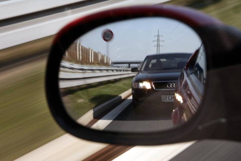 Drängler auf der Autobahn Drängler auf der Autobahn