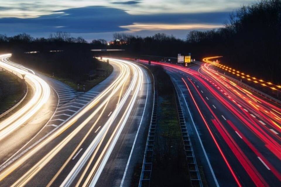 CSU gegen generelles Tempolimit auf Autobahnen