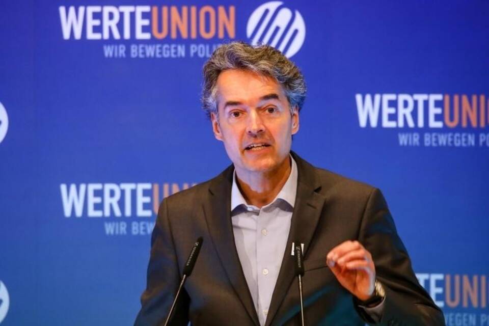Alexander Mitsch Alexander Mitsch