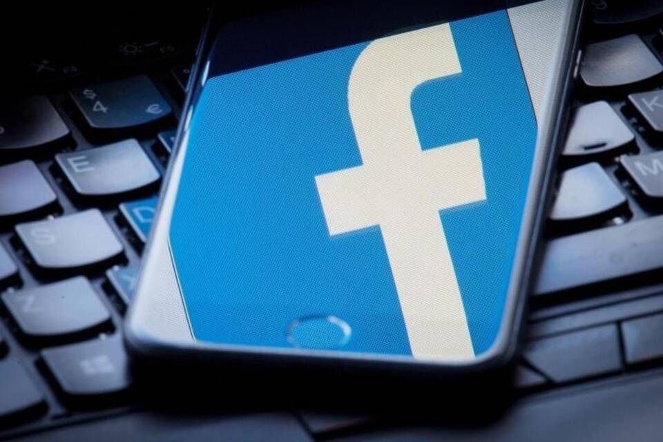 Facebook Facebook