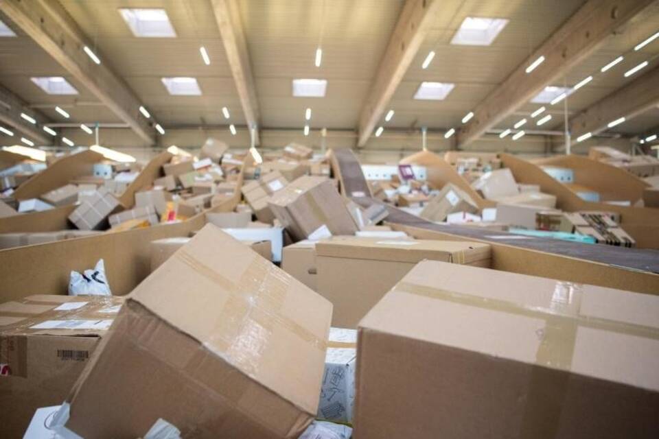 Gesetz gegen Retouren-Vernichtung Gesetz gegen Retouren-Vernichtung