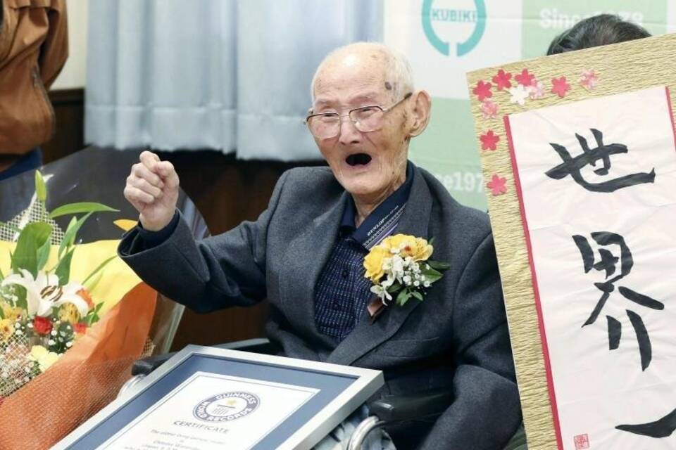 Älteste Mann der Welt lebt in Japan Älteste Mann der Welt lebt in Japan