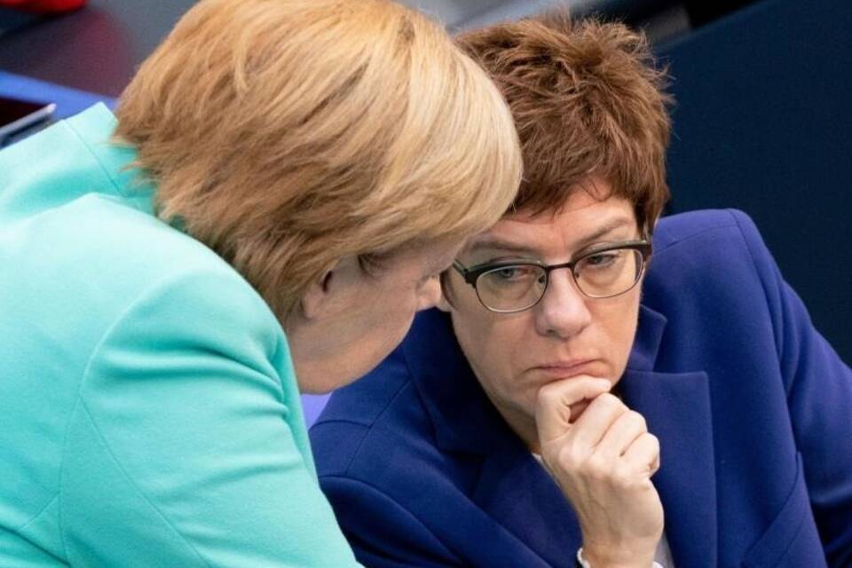 Merkel und Kramp-Karrenbauer