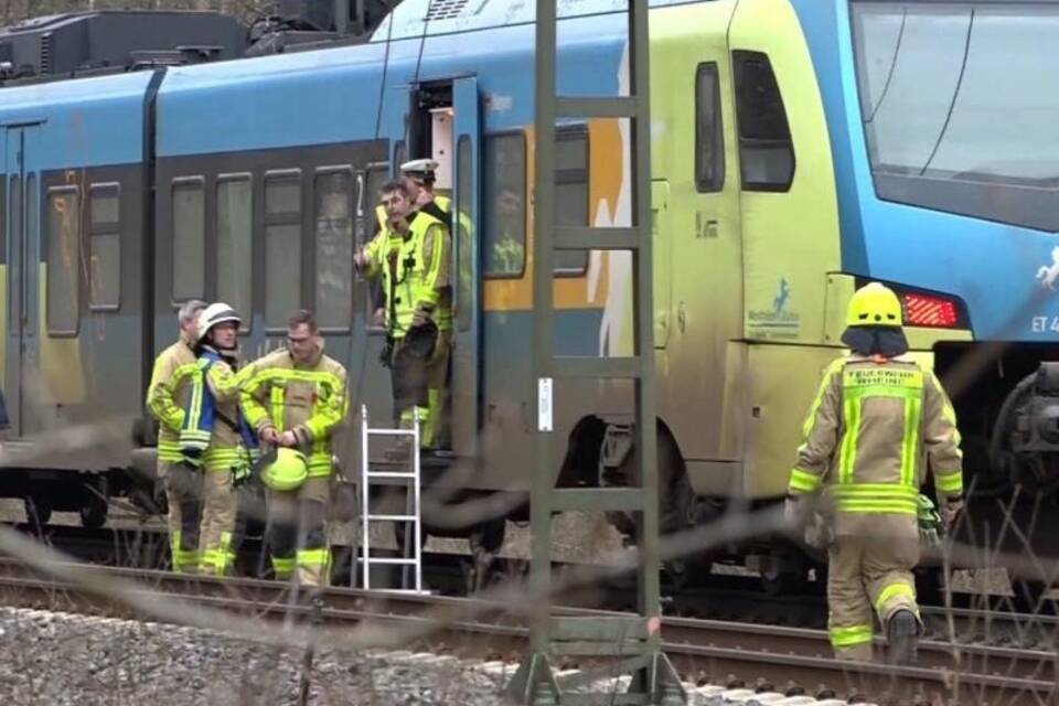«Victoria» legt Zugverkehr lahm «Victoria» legt Zugverkehr lahm