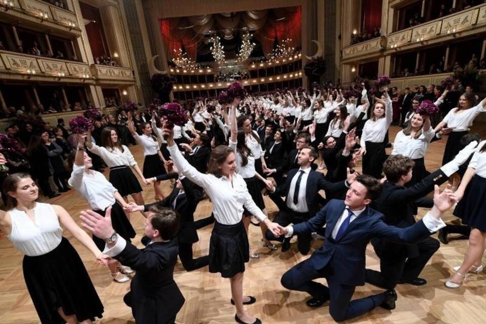 Vor dem Wiener Opernball