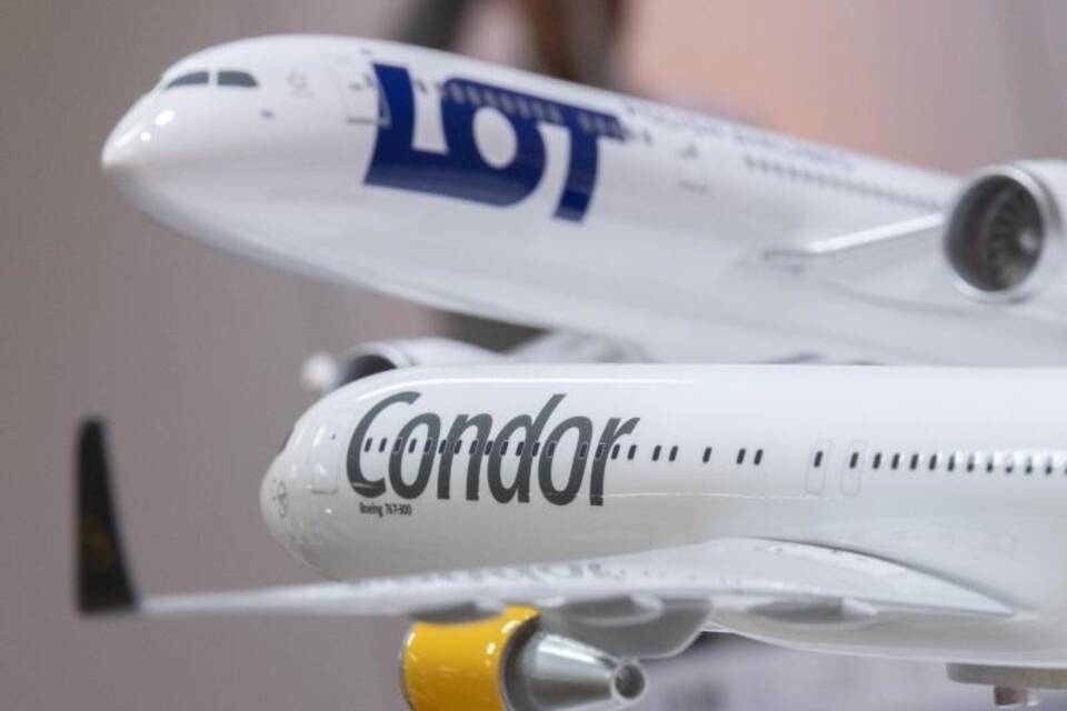 Modellflugzeuge von LOT und Condor