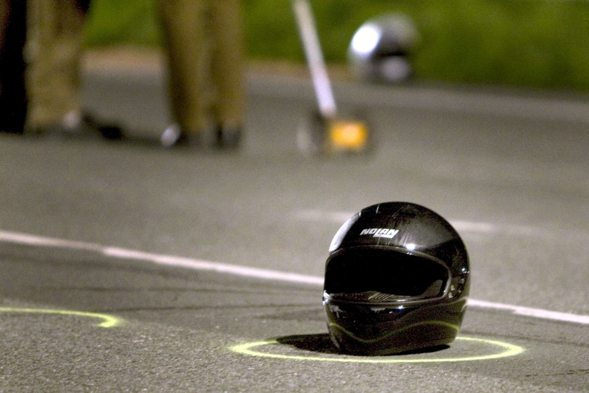 Bewusstloser Biker Motorradhelm Nach Unfall Abnehmen Oder Nicht Rhein Neckar Zeitung Regionalnachrichten Rnz