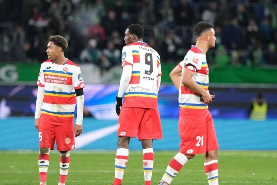 VfL Wolfsburg gegen FSV Mainz 05 VfL Wolfsburg gegen FSV Mainz 05