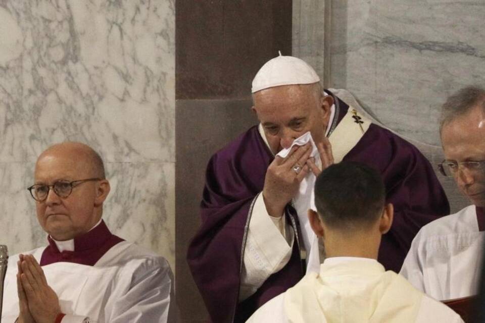 Papst sagt Termin ab Papst sagt Termin ab