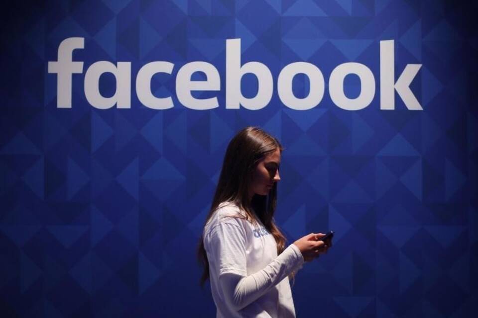 Facebook Facebook
