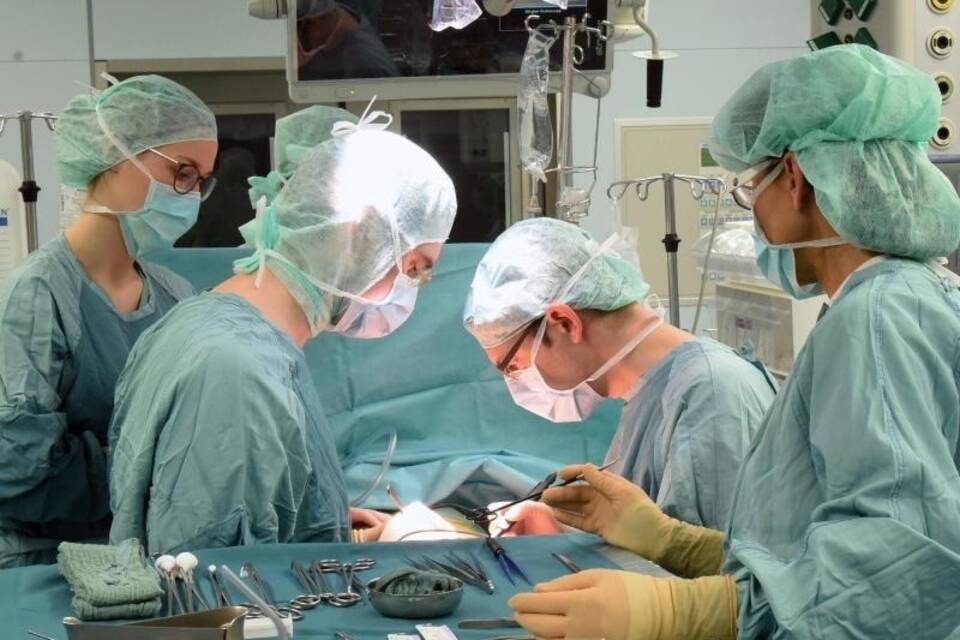 6,5 Prozent mehr Gehalt für Uniklinik-Ärzte 6,5 Prozent mehr Gehalt für Uniklinik-Ärzte