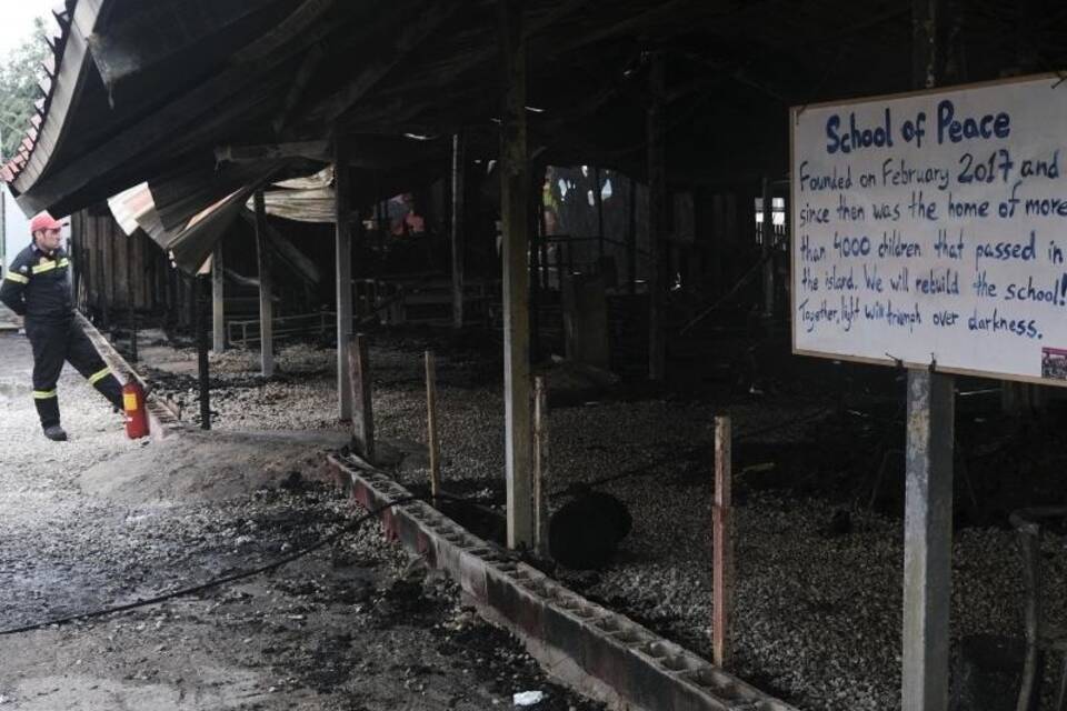 Feuer in Flüchtlingszentrum auf Lesbos Feuer in Flüchtlingszentrum auf Lesbos