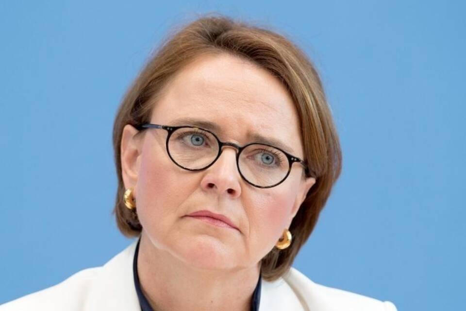 Annette Widmann-Mauz Annette Widmann-Mauz