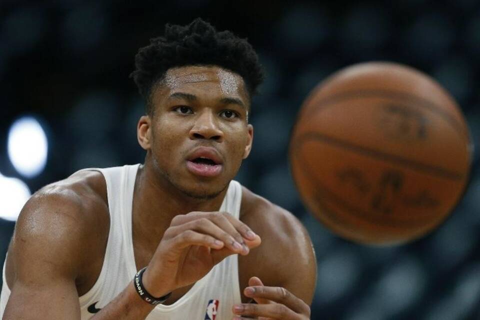 Giannis Antetokounmpo Giannis Antetokounmpo
