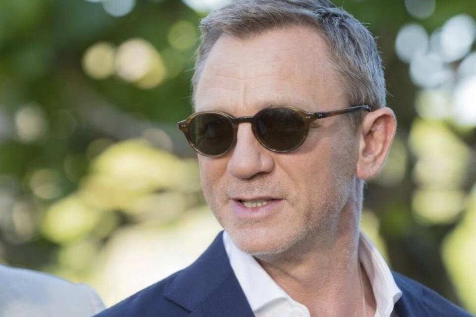 Daniel Craig