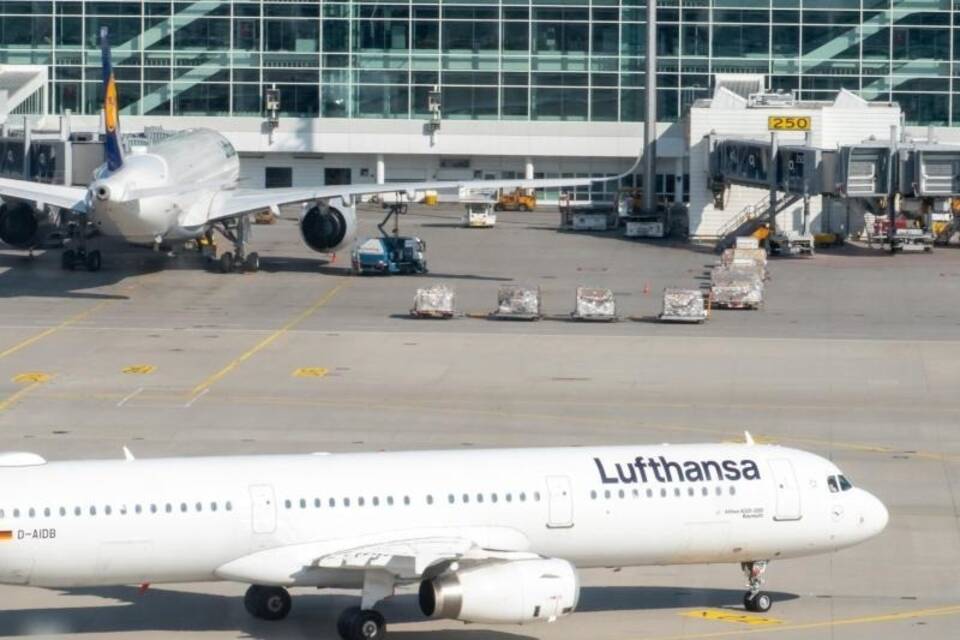 Erster Rückholer Flug aus Tunis Erster Rückholer Flug aus Tunis