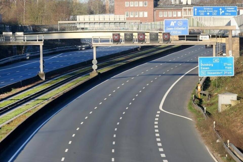 Leere Autobahn Leere Autobahn