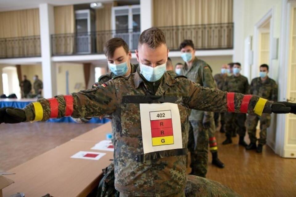 Soldaten testen Handy-Tracking-Verfahren Soldaten testen Handy-Tracking-Verfahren