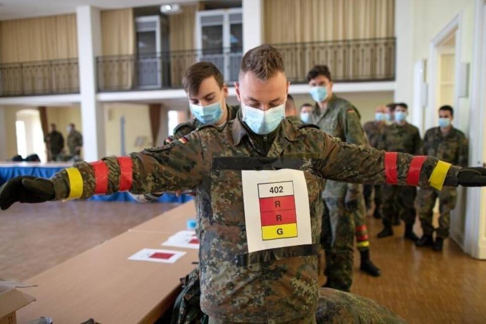 Soldaten testen Handy-Tracking-Verfahren Soldaten testen Handy-Tracking-Verfahren
