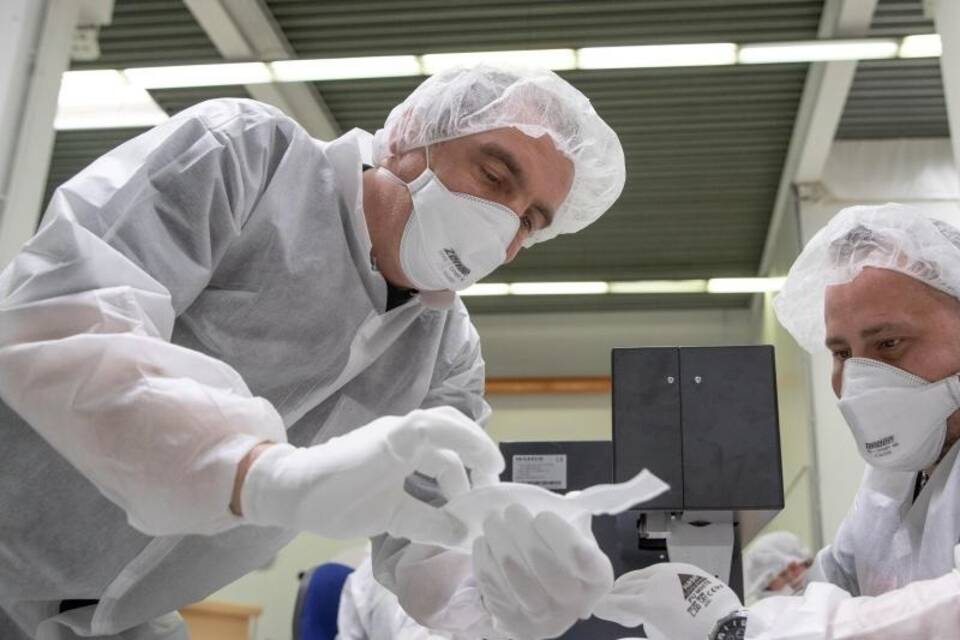 Coronavirus - Produktion von Schutzmasken Coronavirus - Produktion von Schutzmasken
