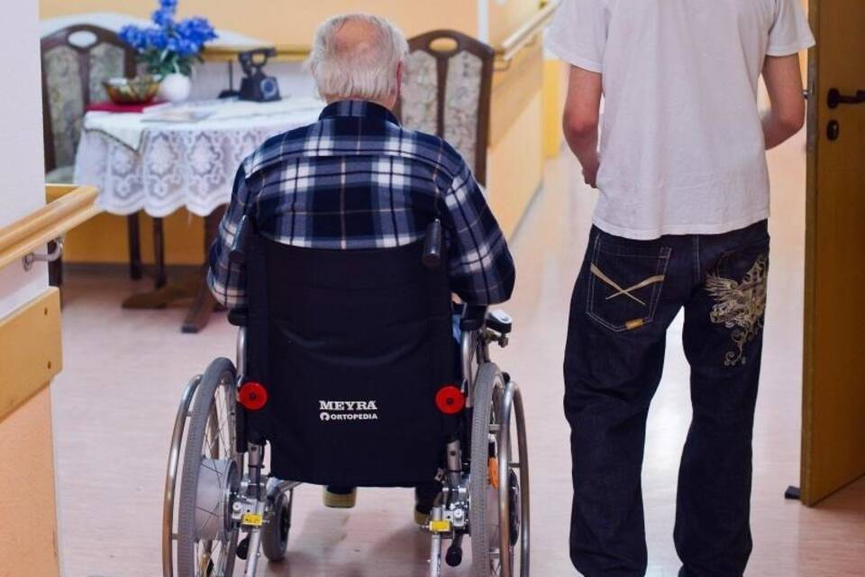 Anderen Menschen helfen Anderen Menschen helfen
