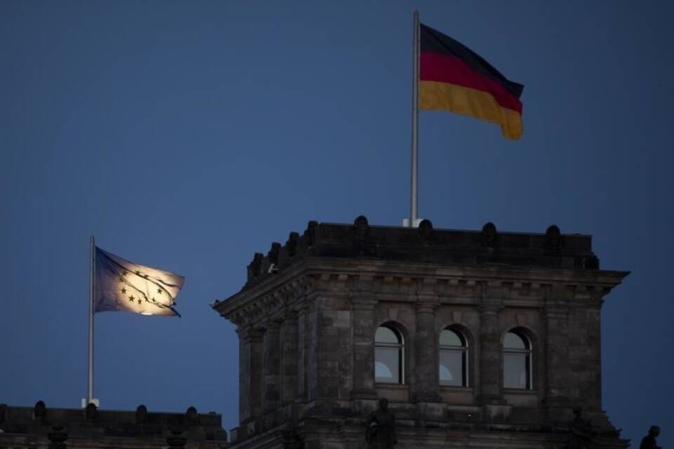 EU-Flagge auf Reichstagsgebäude