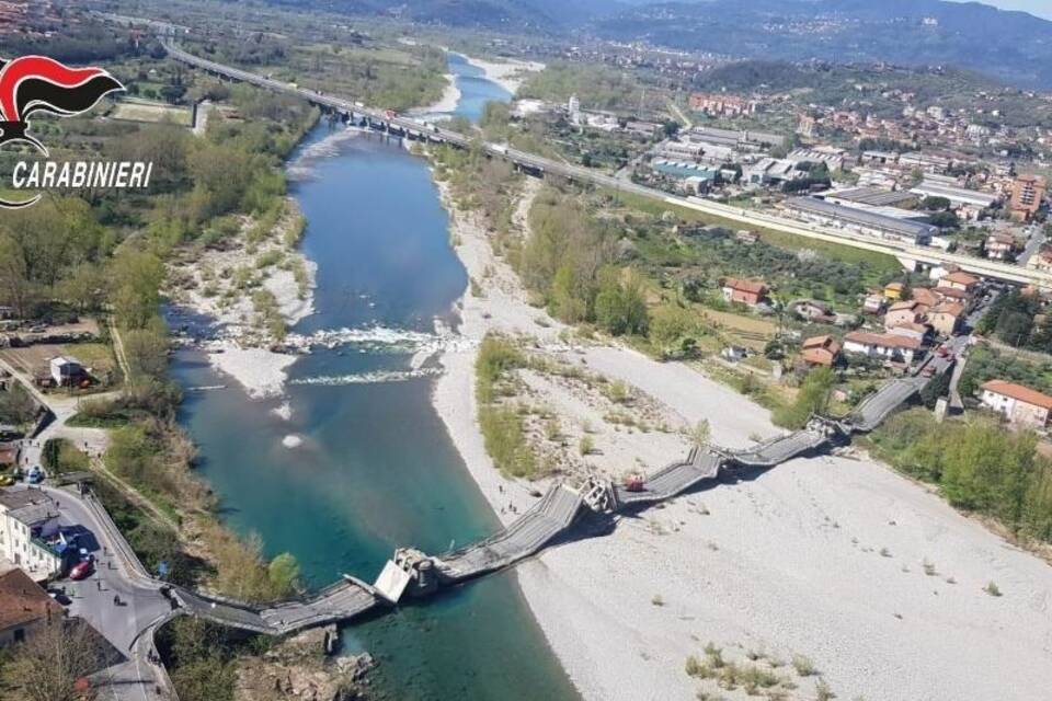 Brücke eingestürzt