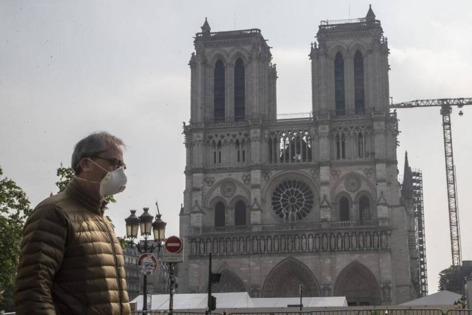 Paris Paris