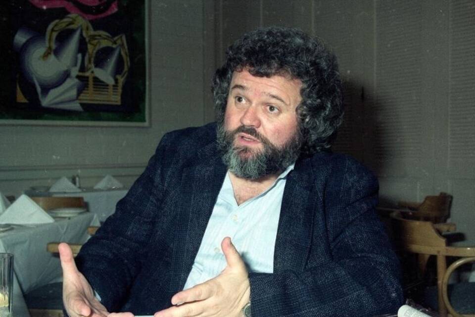 Allen Daviau Allen Daviau