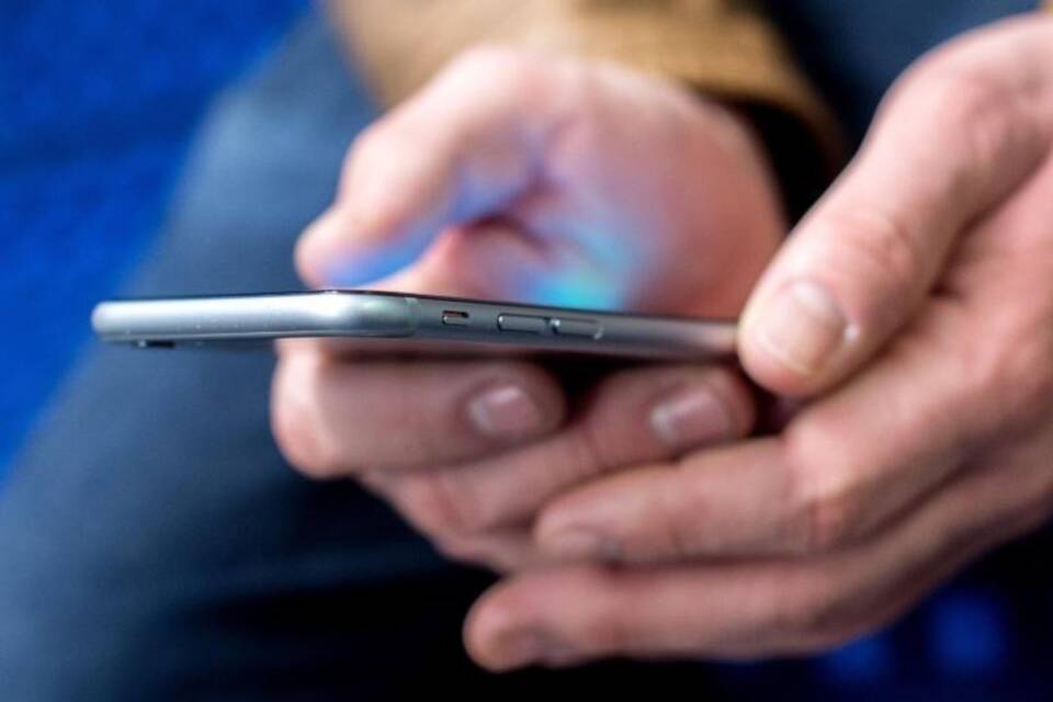 Corona-Warn-App erst im Mai Corona-Warn-App erst im Mai