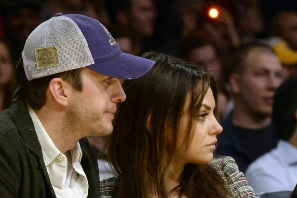 Ashton Kutcher & Mila Kunis