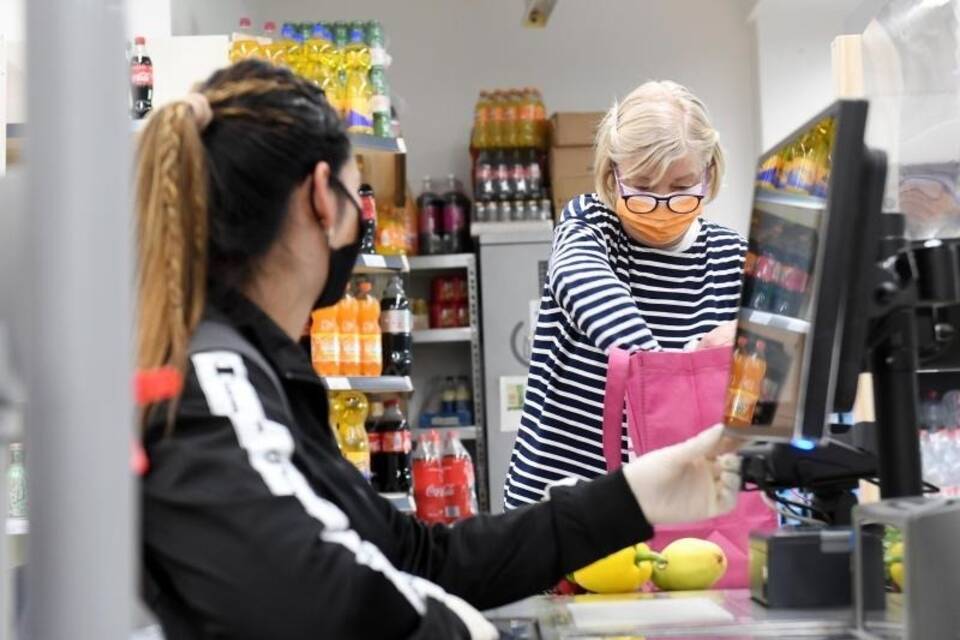 Masken im Supermarkt