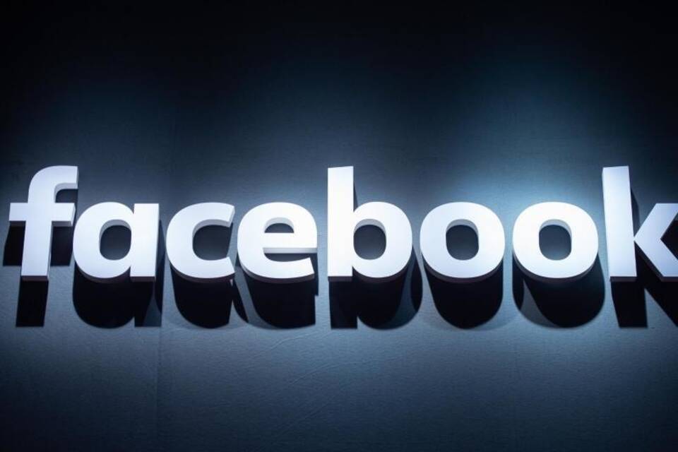 Facebook Facebook
