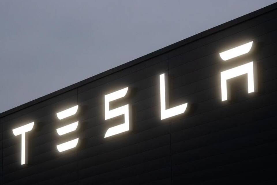 Tesla Tesla
