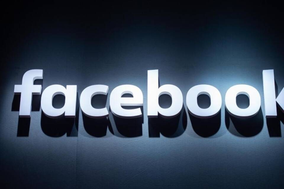 Facebook Facebook