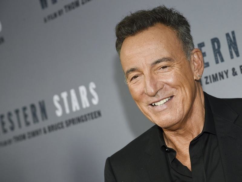 Schnittig Bruce Springsteen Bekommt Quarantane Frisur Von Seiner