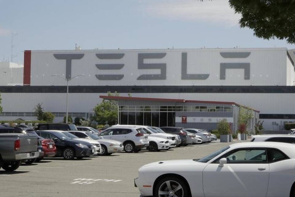 Tesla Tesla
