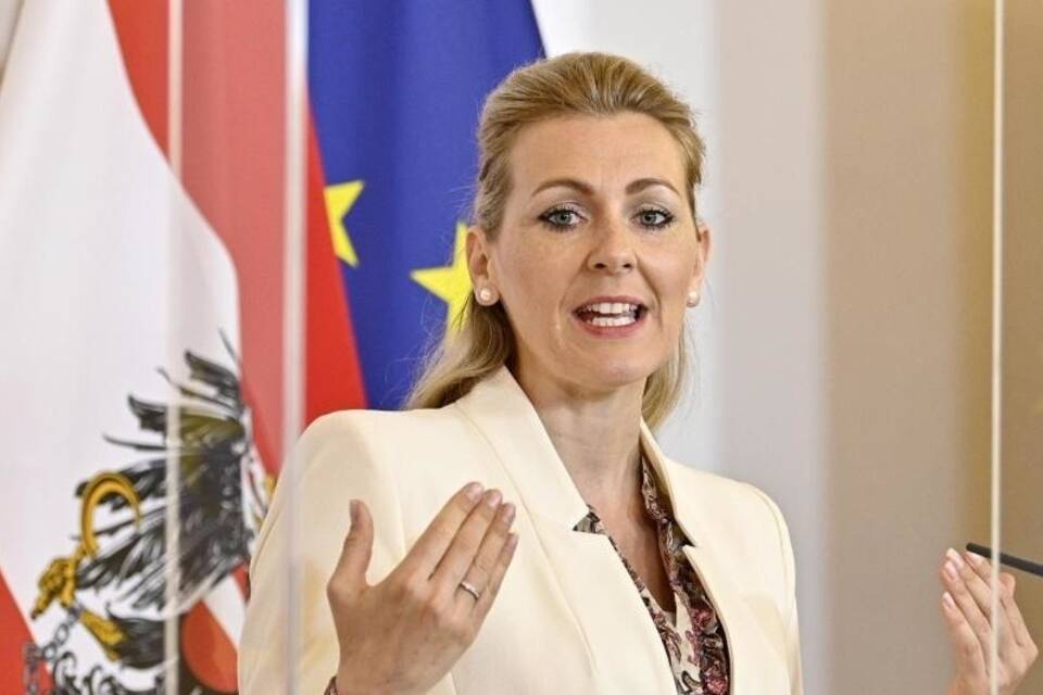 Österreichs Arbeitsministerin Christine Aschbacher