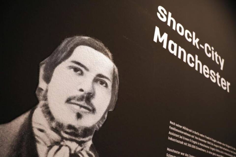 Ausstellung 200 Jahre Friedrich Engels