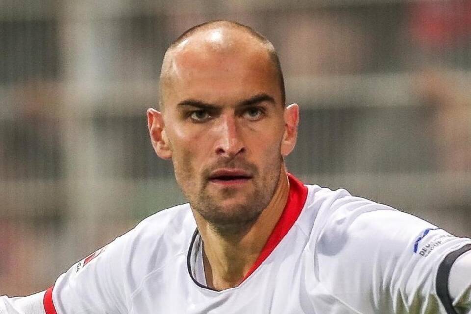 Bas Dost Bas Dost