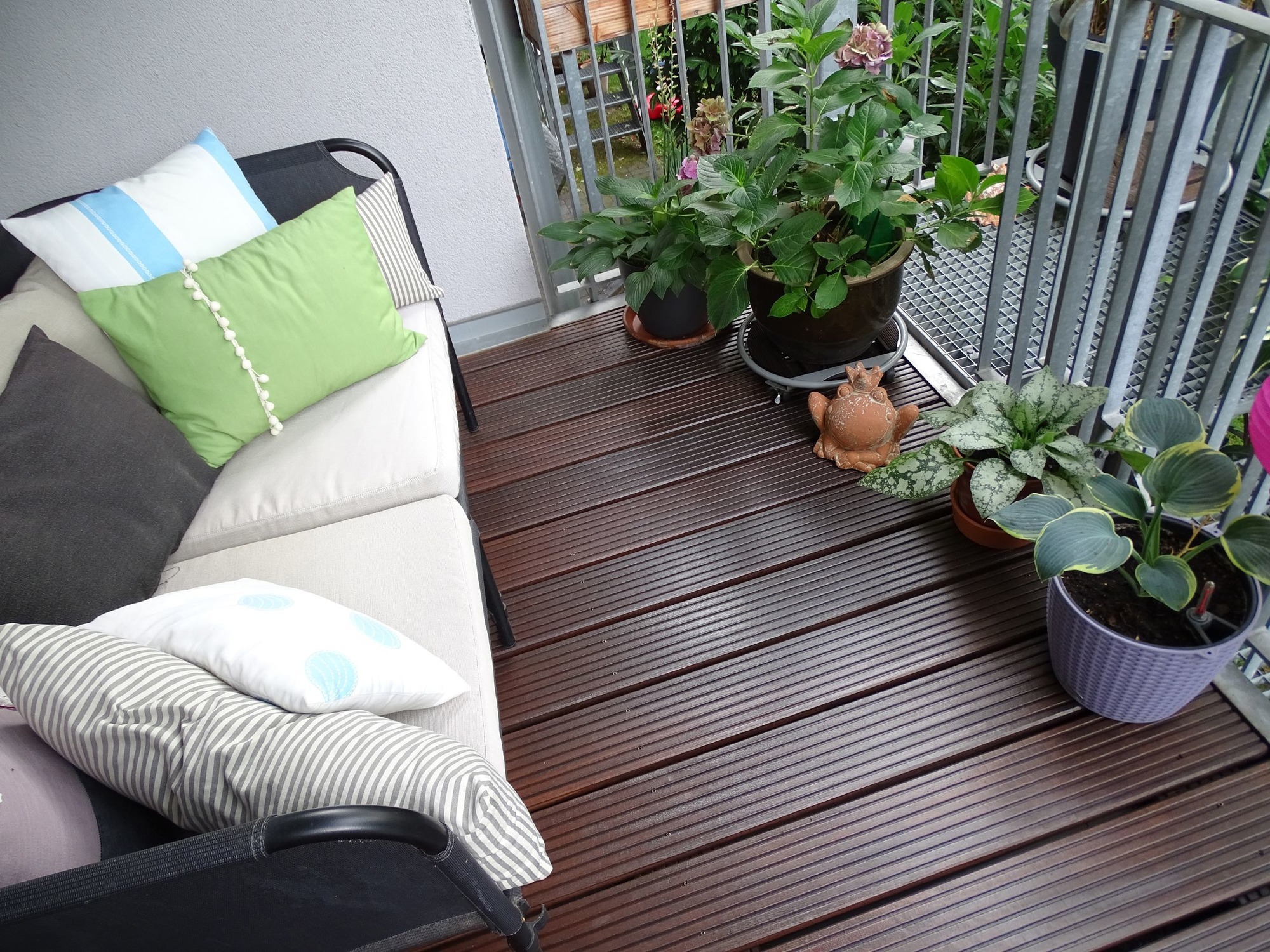 Kur für den Balkon Holzdielen zwei Tage vor dem Ölen waschen Haus