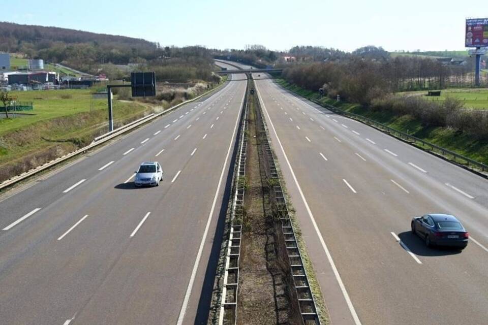 Leere Autobahn Leere Autobahn