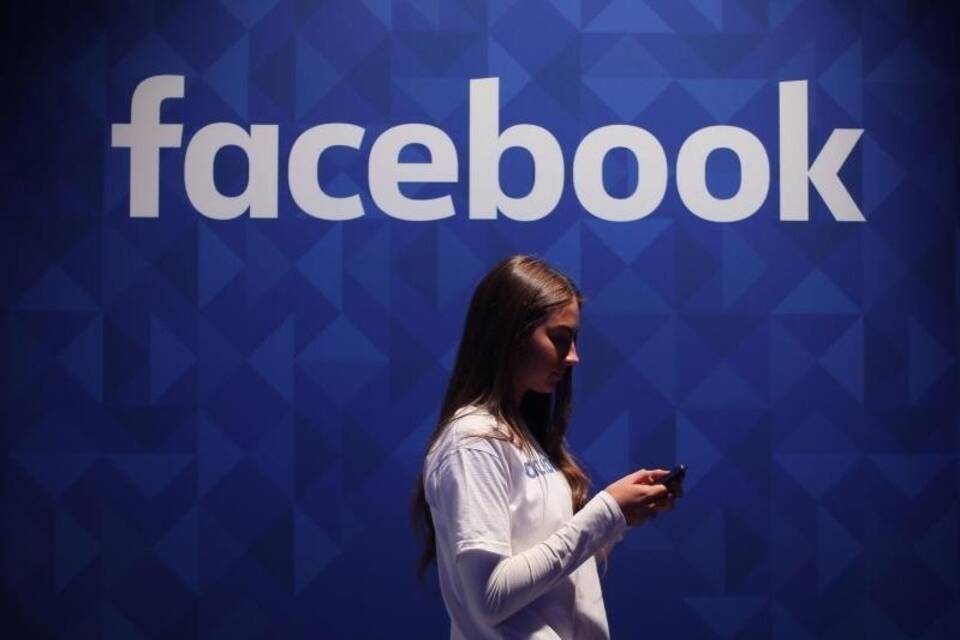 Facebook Facebook