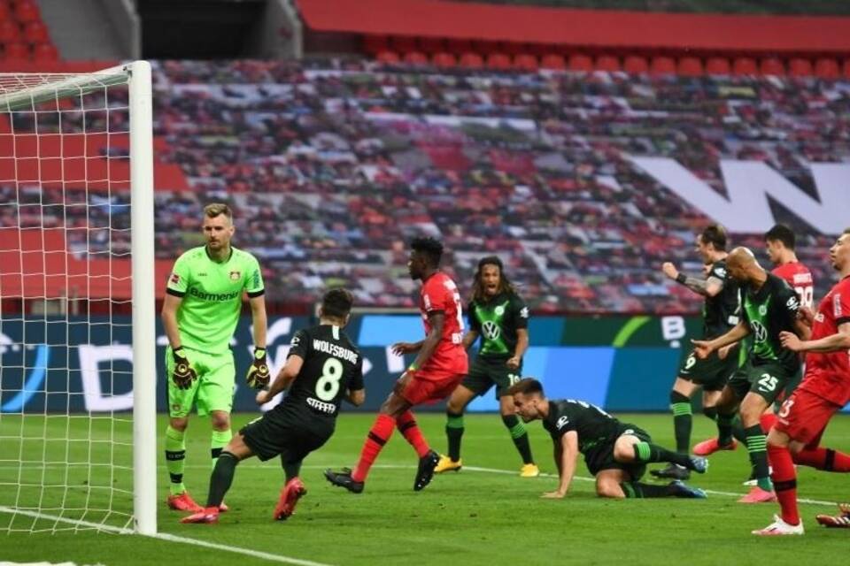 Bayer Leverkusen - VfL Wolfsburg Bayer Leverkusen - VfL Wolfsburg