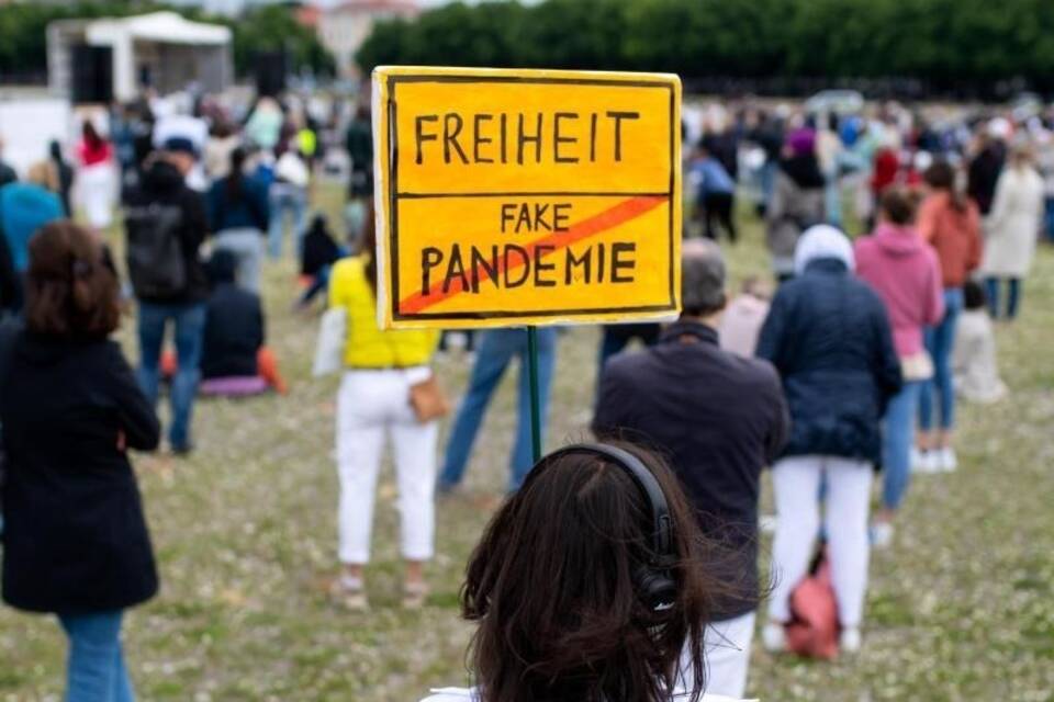 Demonstration Demonstration