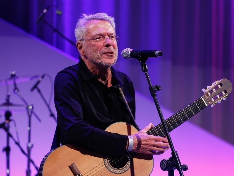 Das Haus An Der Ampel Reinhard Mey Blickt Zuruck Und Lachelt Kultur Und Entertainment Rnz