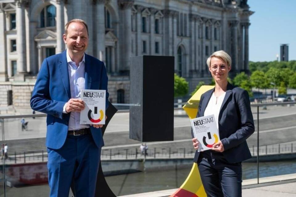 Buch Neustaat Buch Neustaat